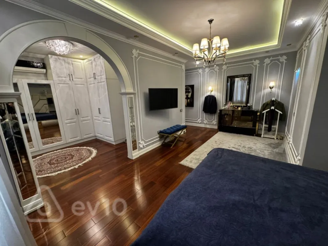 Satılır 3 otaqlı yeni tikili 175 m²