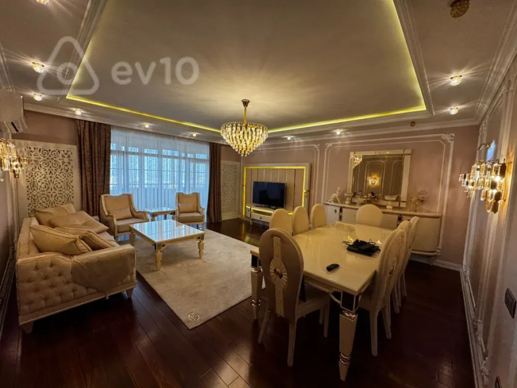 Satılır 3 otaqlı yeni tikili 175 m²