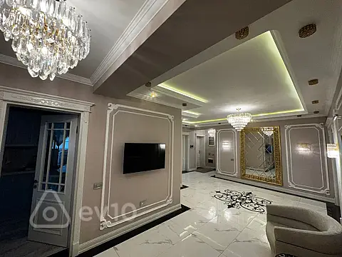 Satılır 3 otaqlı yeni tikili 175 m²