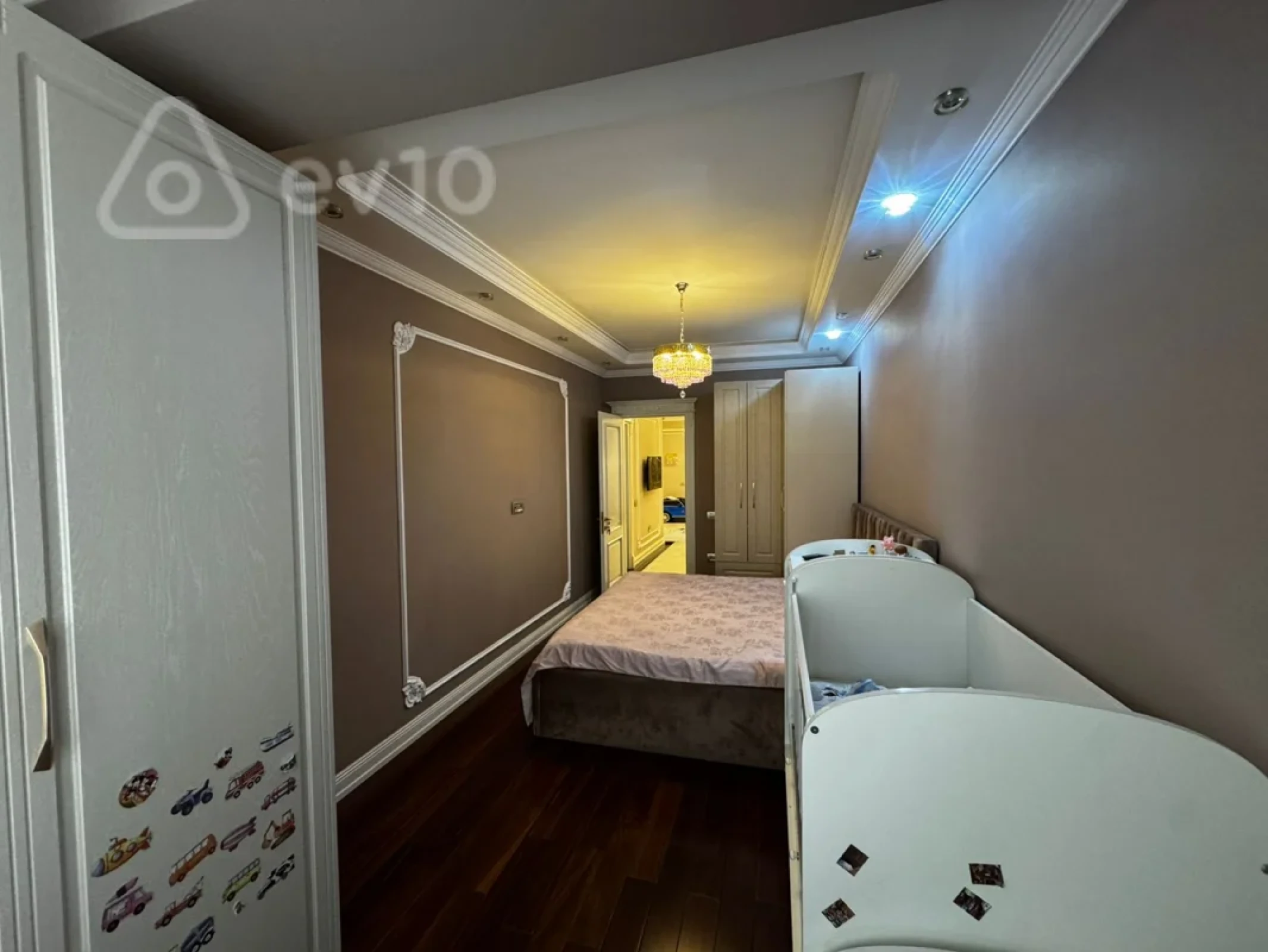 Satılır 3 otaqlı yeni tikili 175 m²