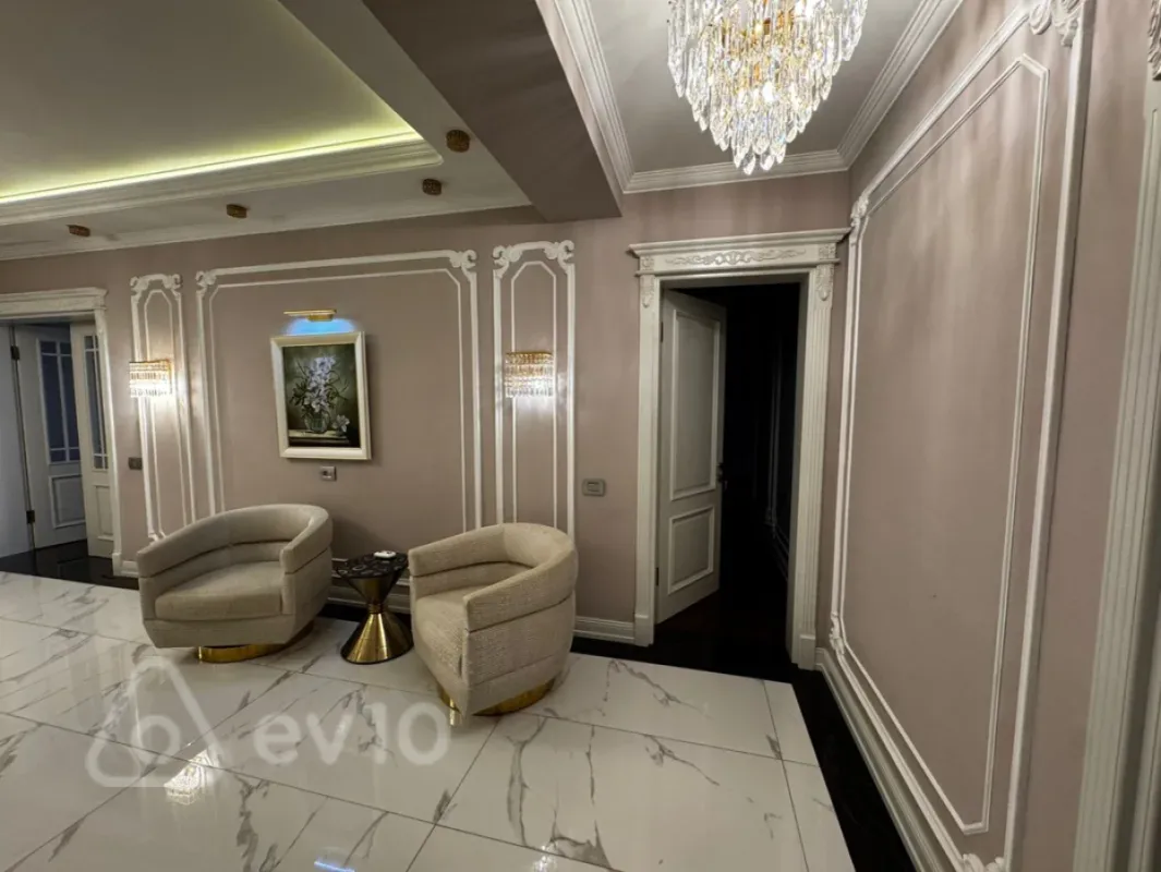 Satılır 3 otaqlı yeni tikili 175 m²