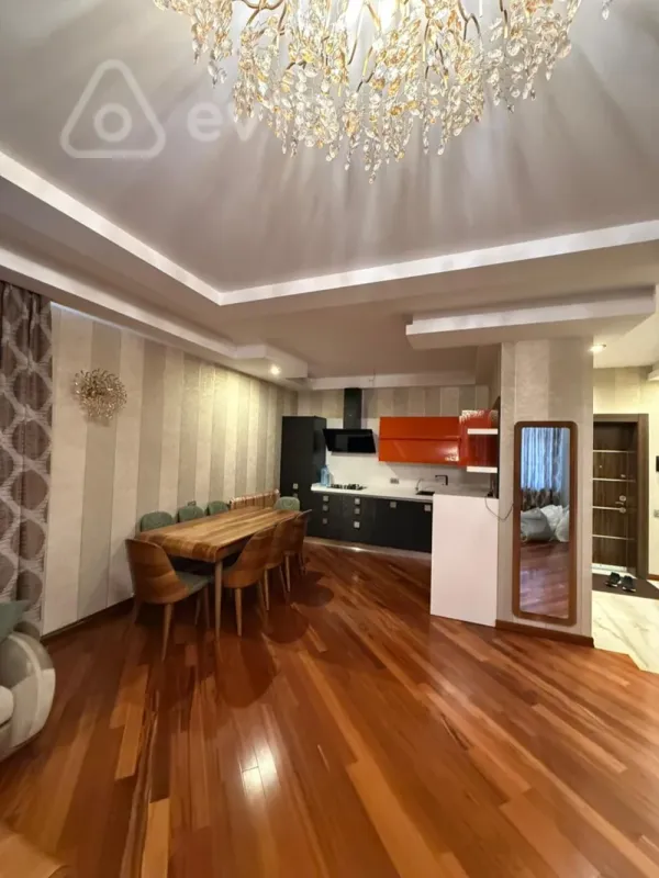 Kirayə verilir 2 otaqlı yeni tikili 65 m²