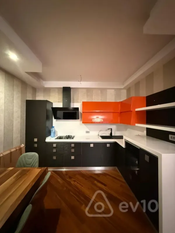 Kirayə verilir 2 otaqlı yeni tikili 65 m²