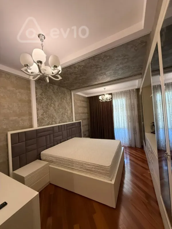 Kirayə verilir 2 otaqlı yeni tikili 65 m²