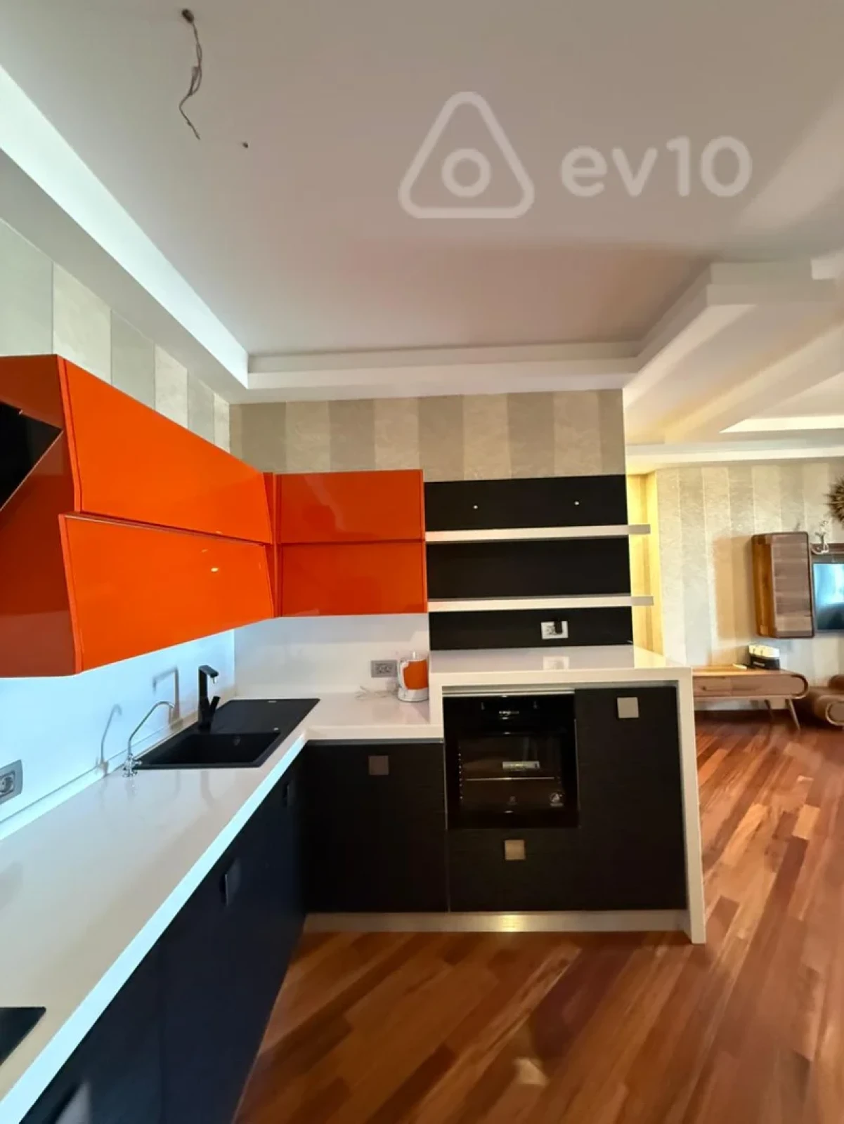 Kirayə verilir 2 otaqlı yeni tikili 65 m²