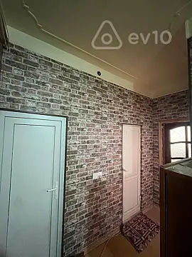 Satılır 5 otaqlı köhnə tikili 85 m²
