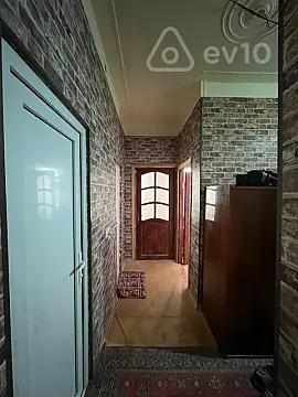Satılır 5 otaqlı köhnə tikili 85 m²