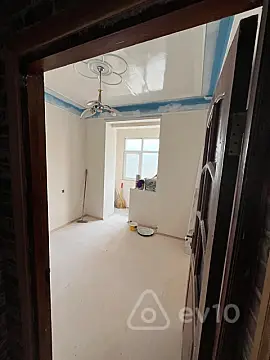 Satılır 5 otaqlı köhnə tikili 85 m²