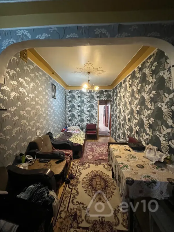 Satılır 5 otaqlı köhnə tikili 85 m²