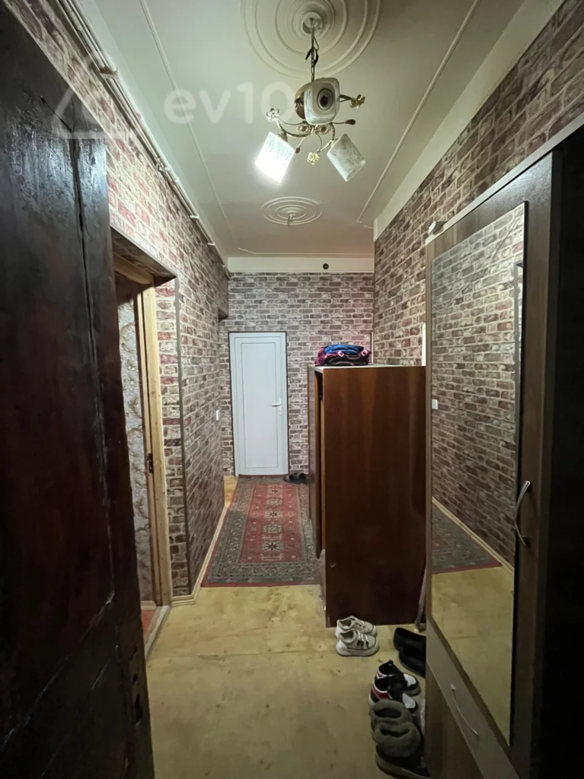 Satılır 5 otaqlı köhnə tikili 85 m²