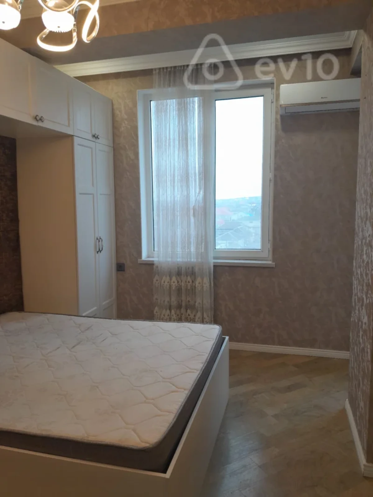 Kirayə verilir 3 otaqlı yeni tikili 98 m²