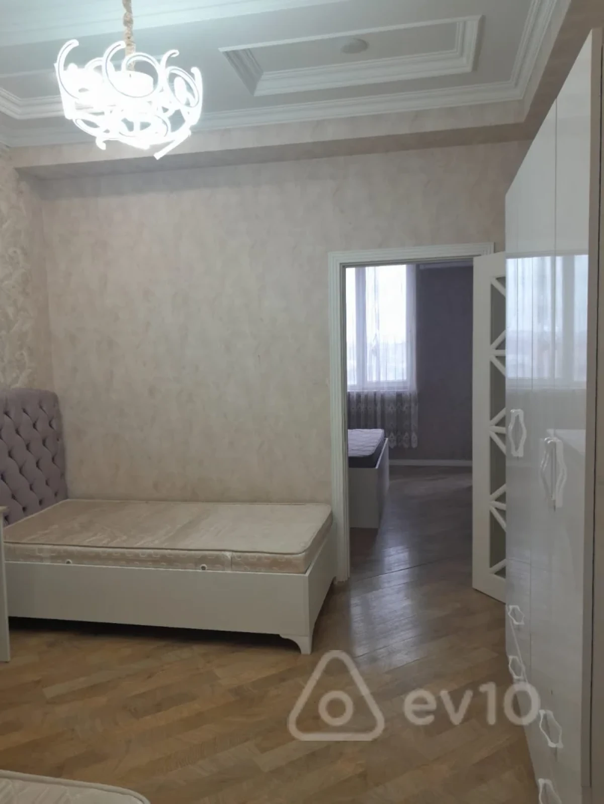 Kirayə verilir 3 otaqlı yeni tikili 98 m²