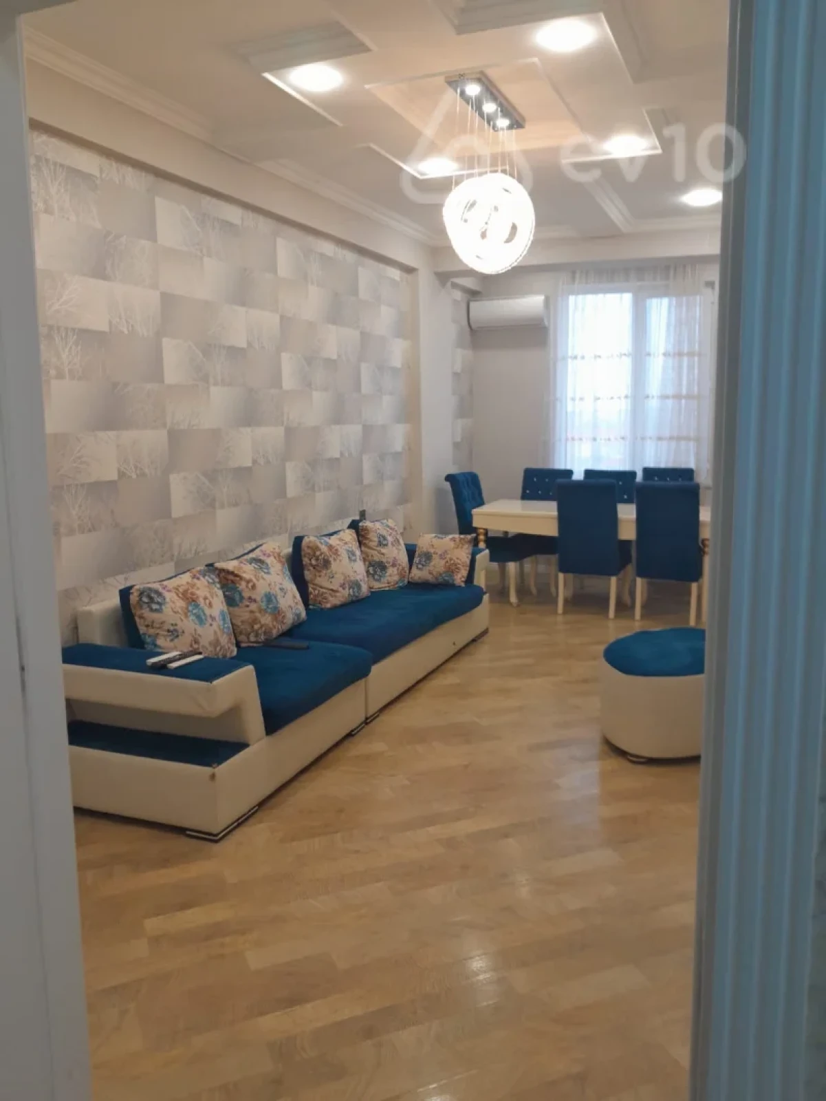 Kirayə verilir 3 otaqlı yeni tikili 98 m²