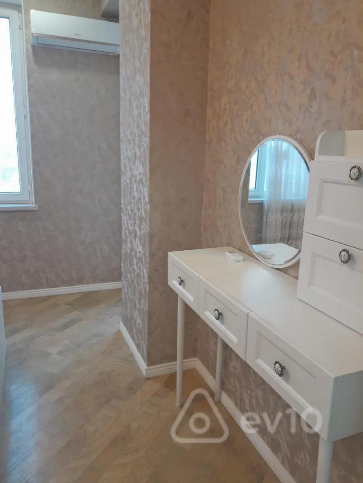 Kirayə verilir 3 otaqlı yeni tikili 98 m²