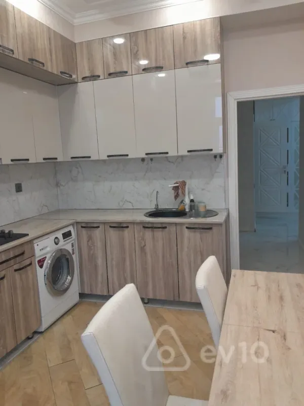 Kirayə verilir 3 otaqlı yeni tikili 98 m²