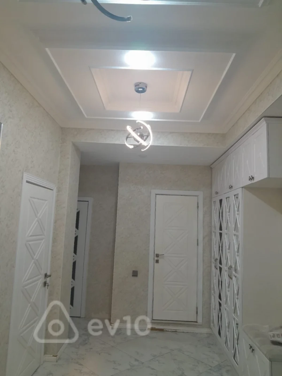 Kirayə verilir 3 otaqlı yeni tikili 98 m²