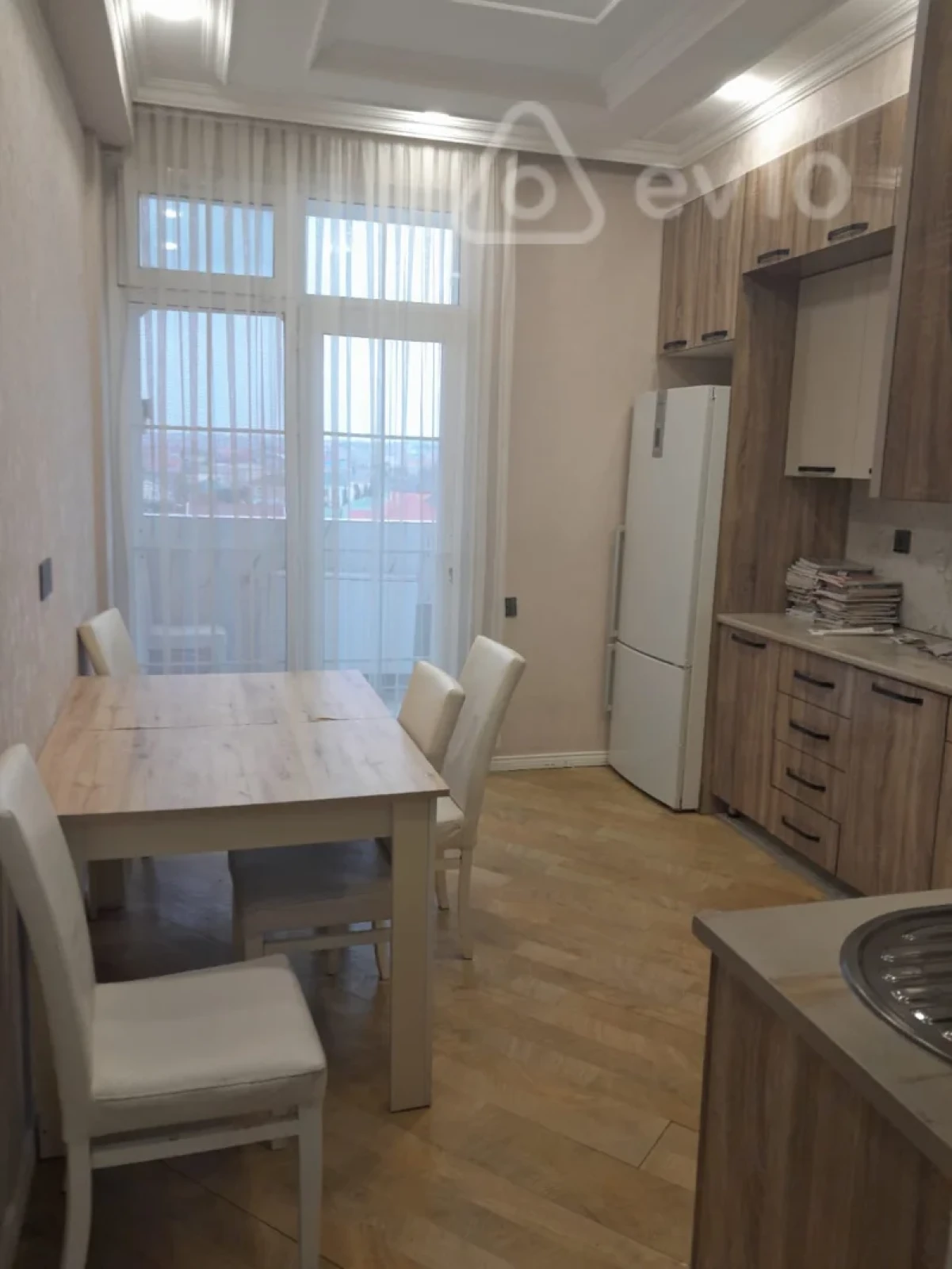 Kirayə verilir 3 otaqlı yeni tikili 98 m²