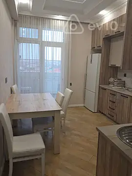 Kirayə verilir 3 otaqlı yeni tikili 98 m²