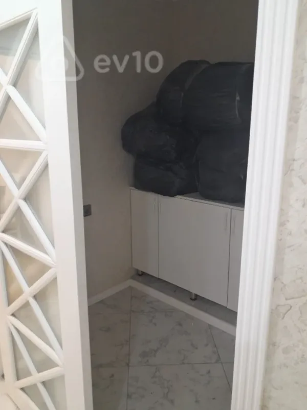 Kirayə verilir 3 otaqlı yeni tikili 98 m²