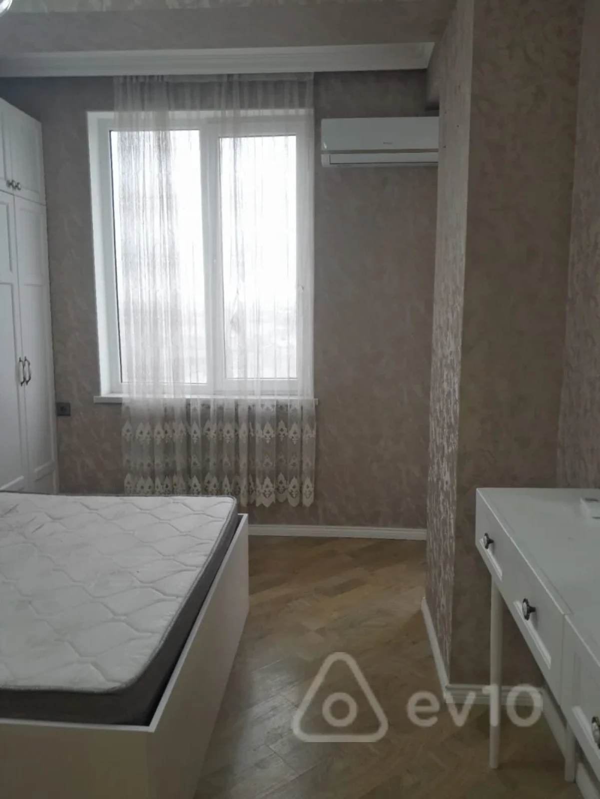 Kirayə verilir 3 otaqlı yeni tikili 98 m²