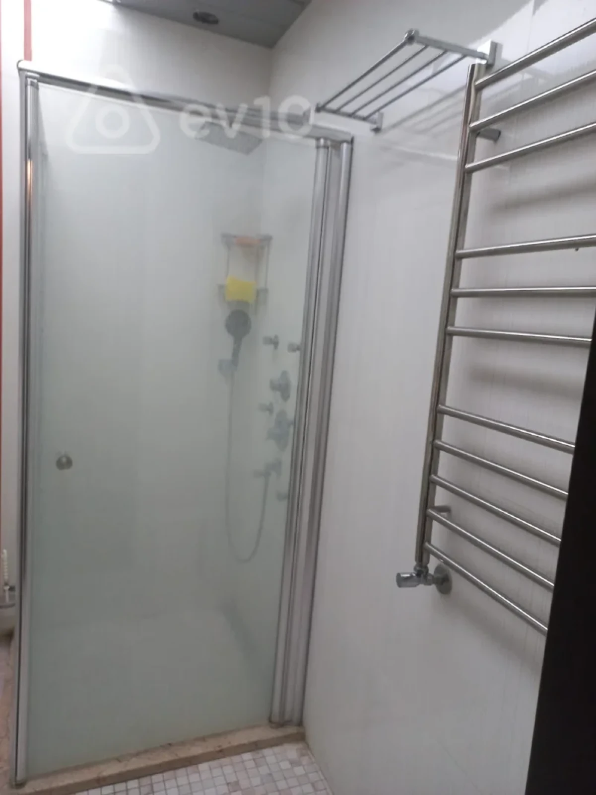 Kirayə verilir 3 otaqlı yeni tikili 170 m²