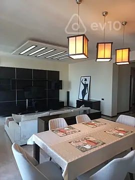 Kirayə verilir 3 otaqlı yeni tikili 170 m²