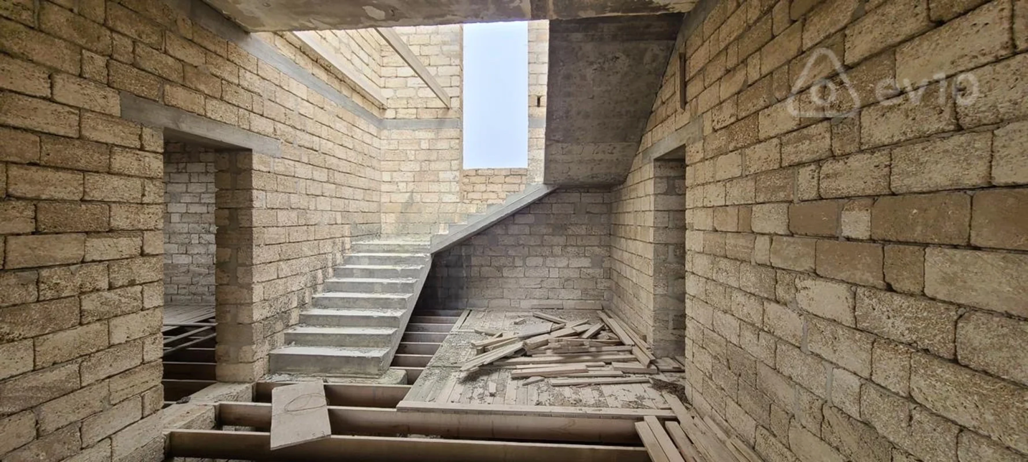 Satılır 7 otaqlı həyət evi 320 m²