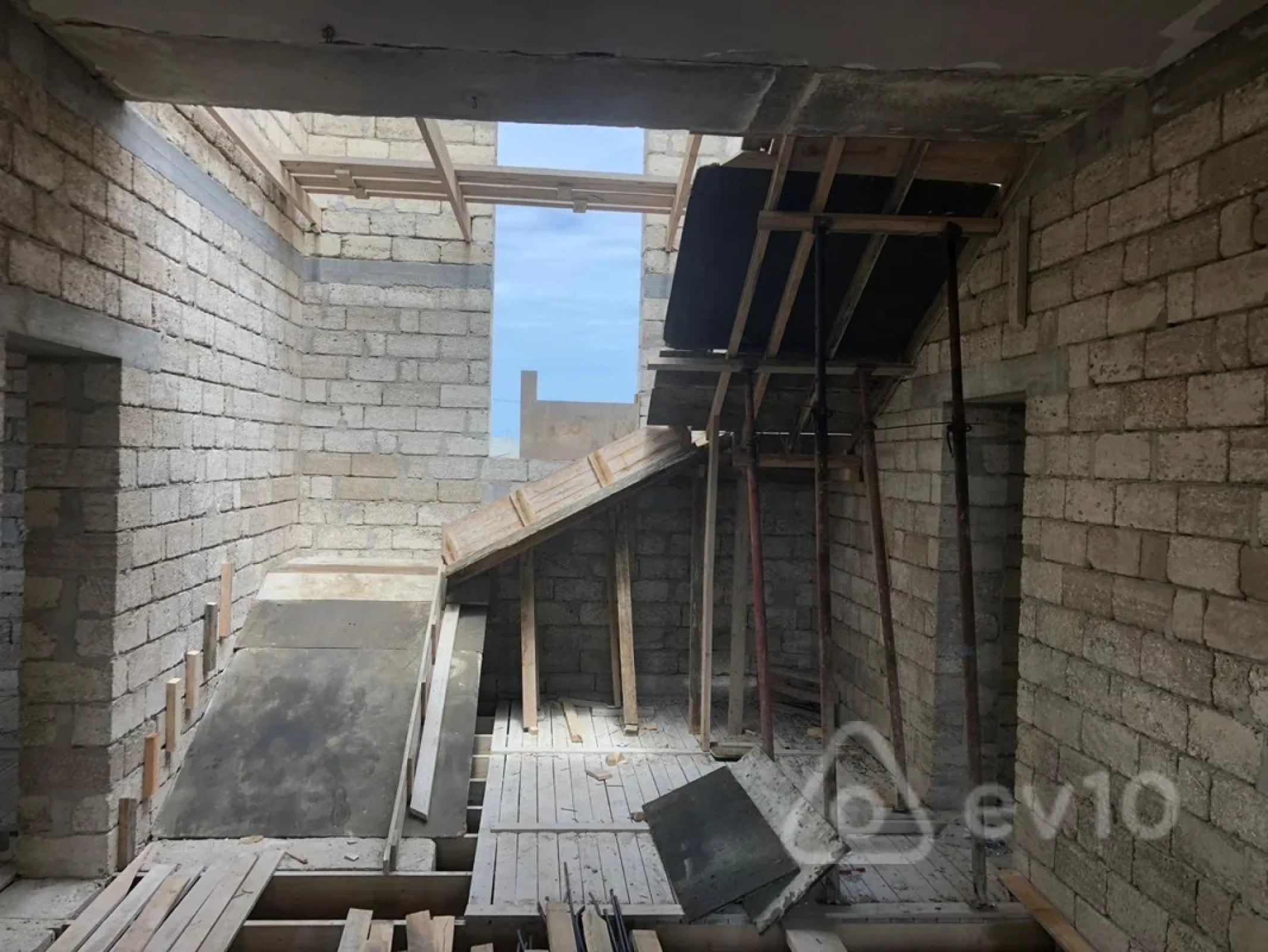 Satılır 7 otaqlı həyət evi 320 m²