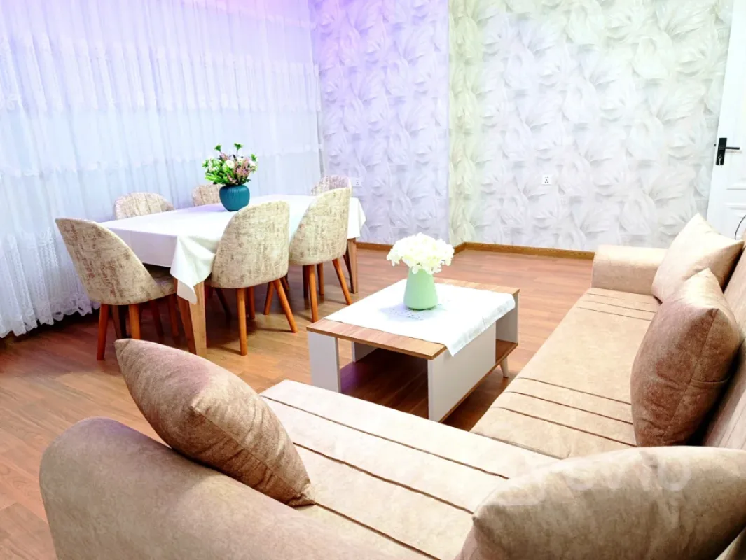 Kirayə verilir 2 otaqlı yeni tikili 75 m²