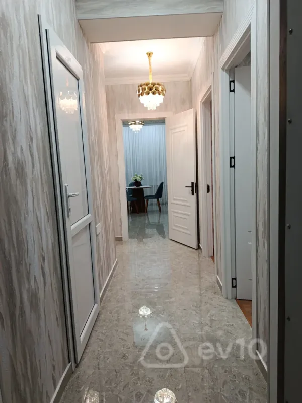 Kirayə verilir 2 otaqlı yeni tikili 75 m²