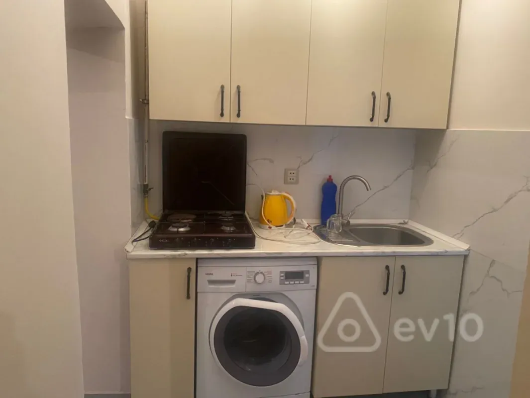 Kirayə verilir 2 otaqlı həyət evi 30 m²