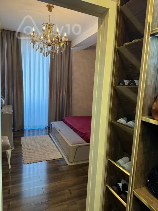 Satılır 4 otaqlı həyət evi 300 m²