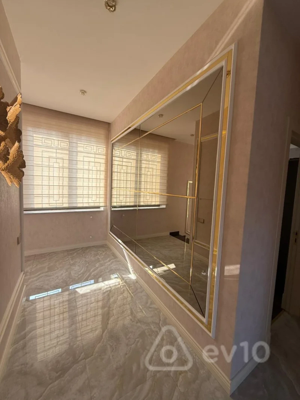 Satılır 4 otaqlı həyət evi 300 m²