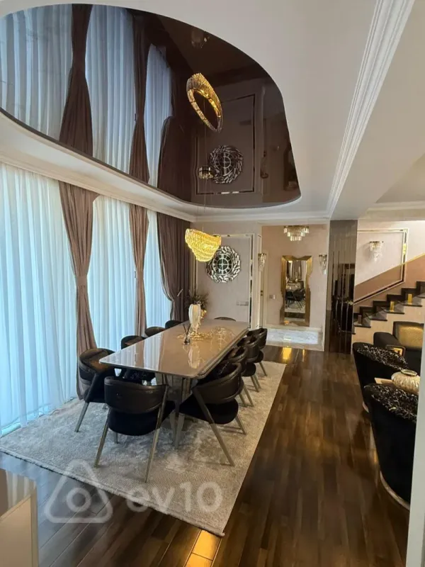 Satılır 4 otaqlı həyət evi 300 m²