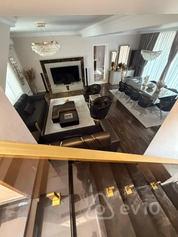 Satılır 4 otaqlı həyət evi 300 m²