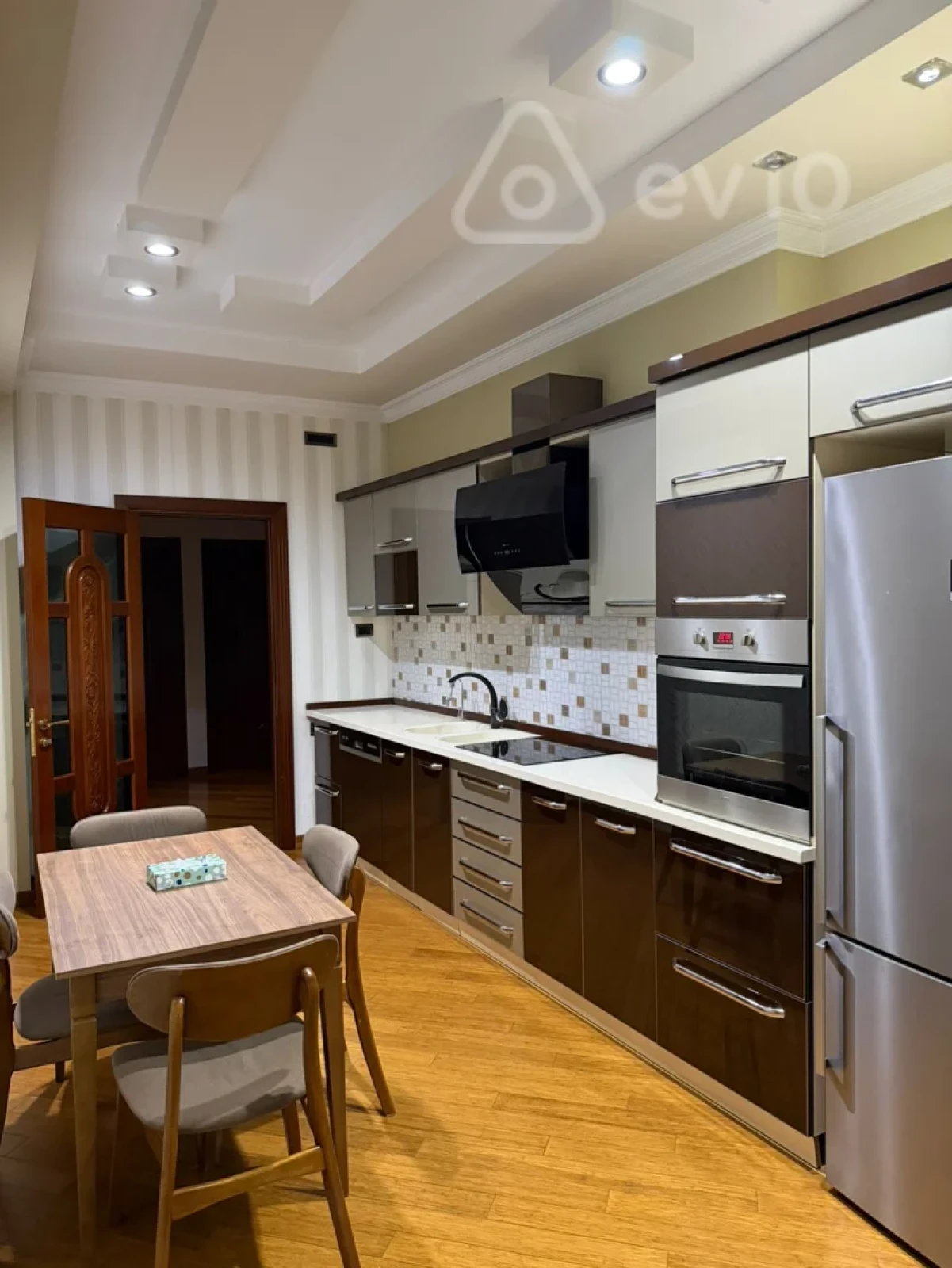Kirayə verilir 3 otaqlı yeni tikili 160 m²