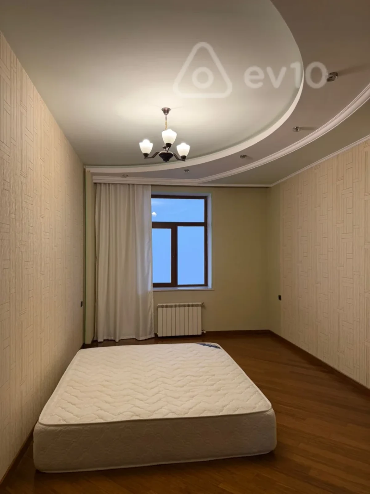 Kirayə verilir 3 otaqlı yeni tikili 160 m²