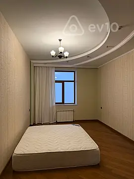 Kirayə verilir 3 otaqlı yeni tikili 160 m²
