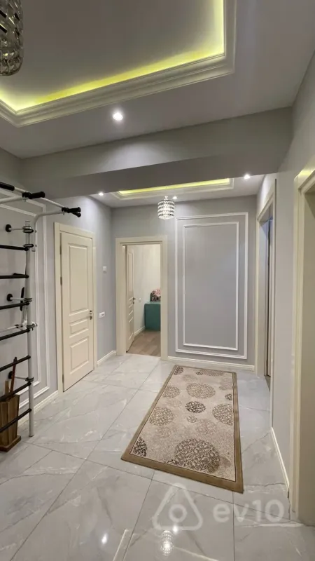 Satılır 4 otaqlı yeni tikili 140 m²