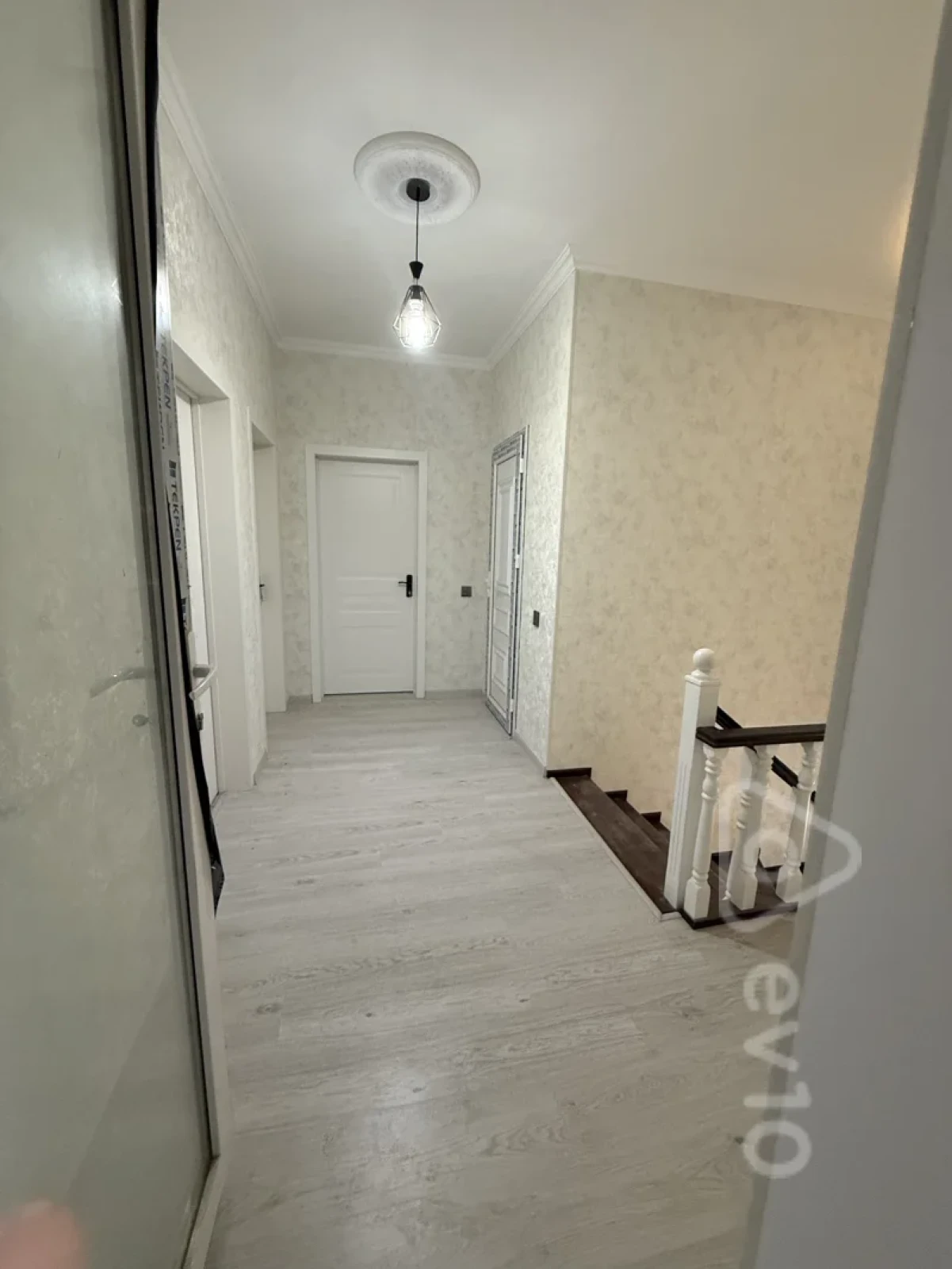 Satılır 4 otaqlı həyət evi 185 m²