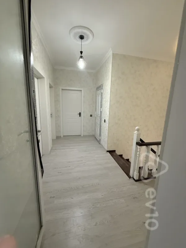 Satılır 4 otaqlı həyət evi 185 m²