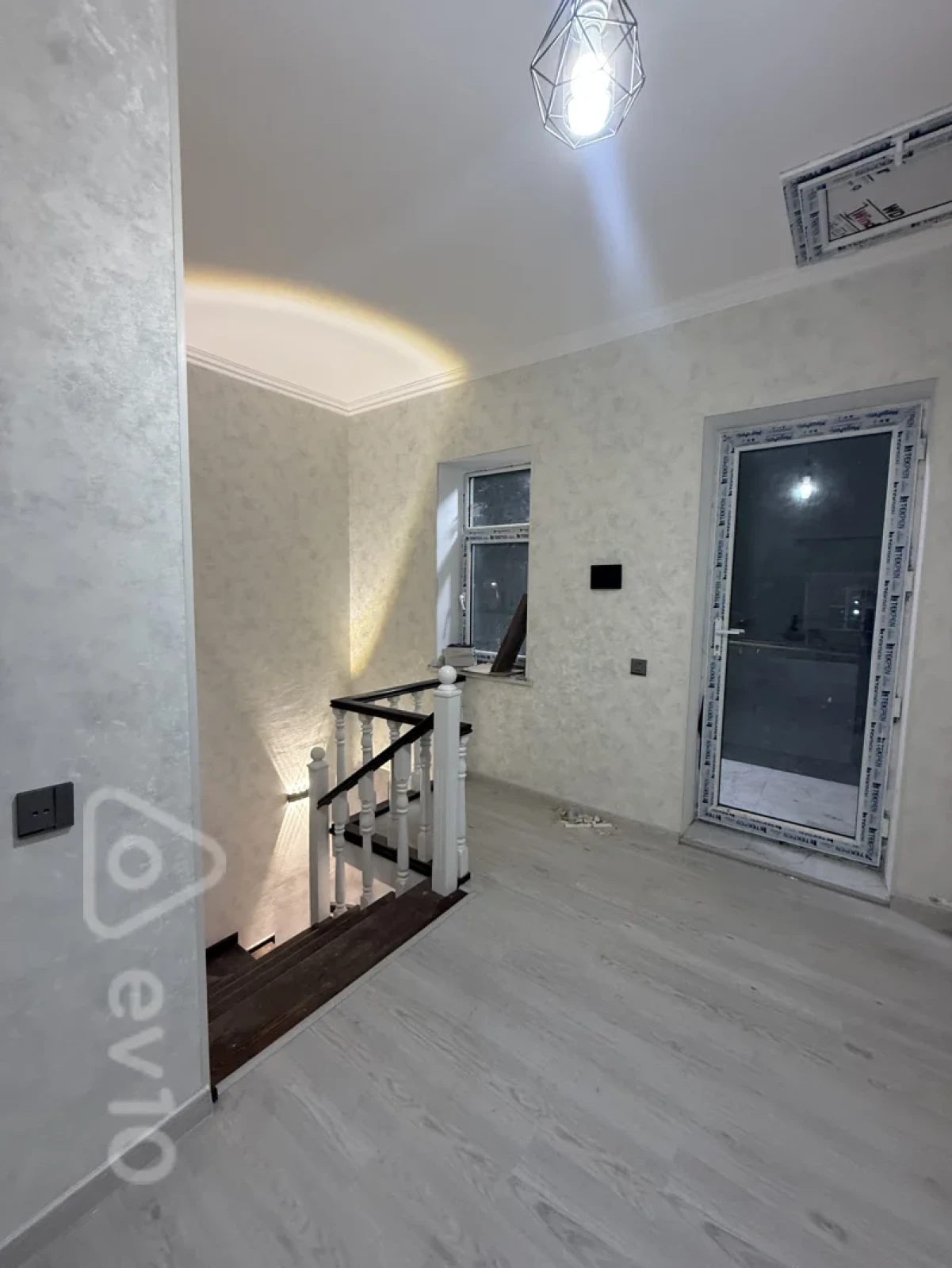 Satılır 4 otaqlı həyət evi 185 m²