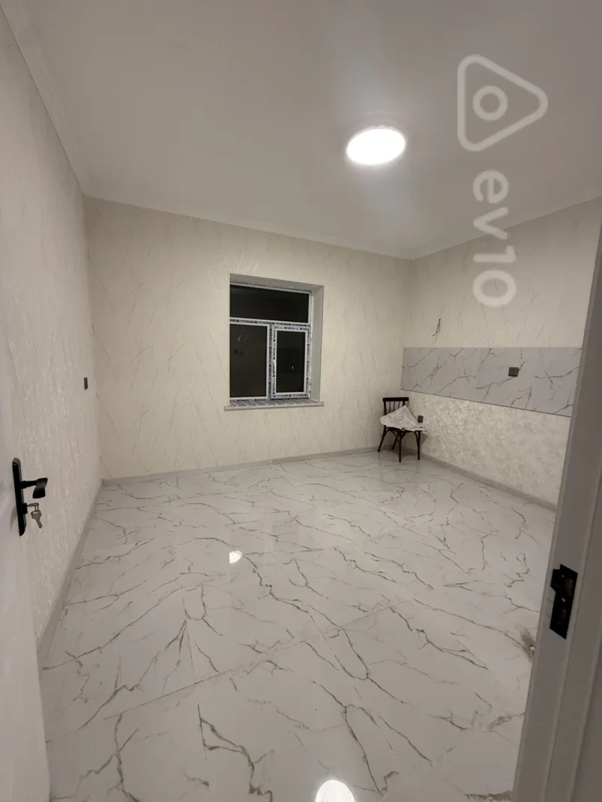 Satılır 4 otaqlı həyət evi 185 m²