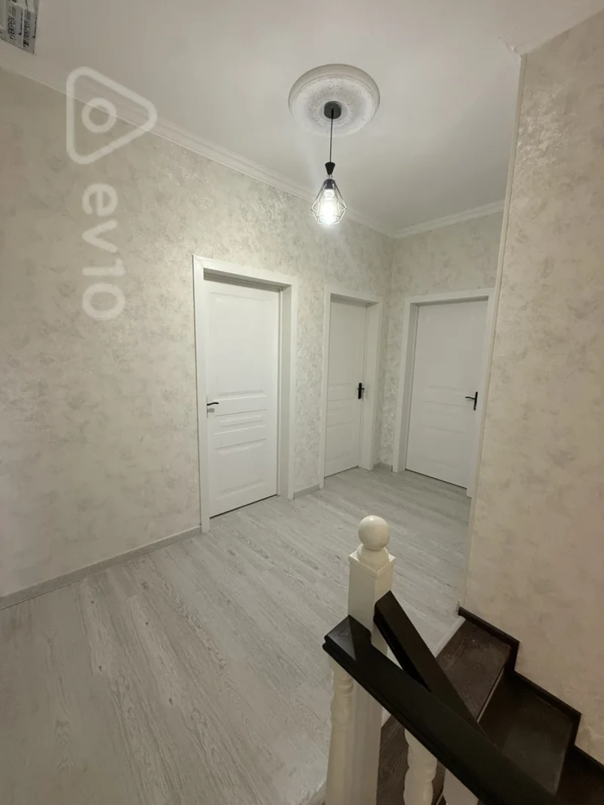 Satılır 4 otaqlı həyət evi 185 m²