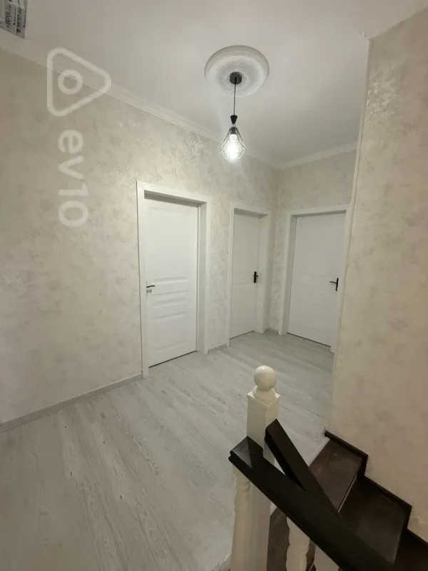 Satılır 4 otaqlı həyət evi 185 m²