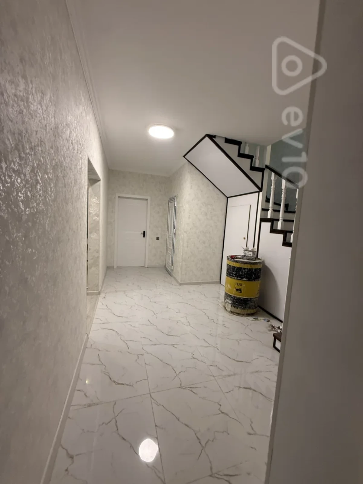 Satılır 4 otaqlı həyət evi 185 m²