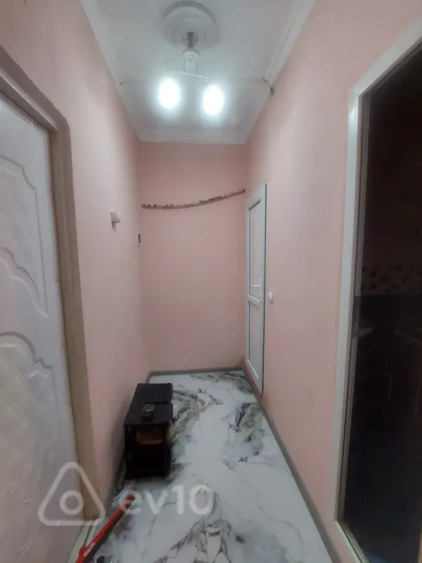 Kirayə verilir 2 otaqlı köhnə tikili 45 m²