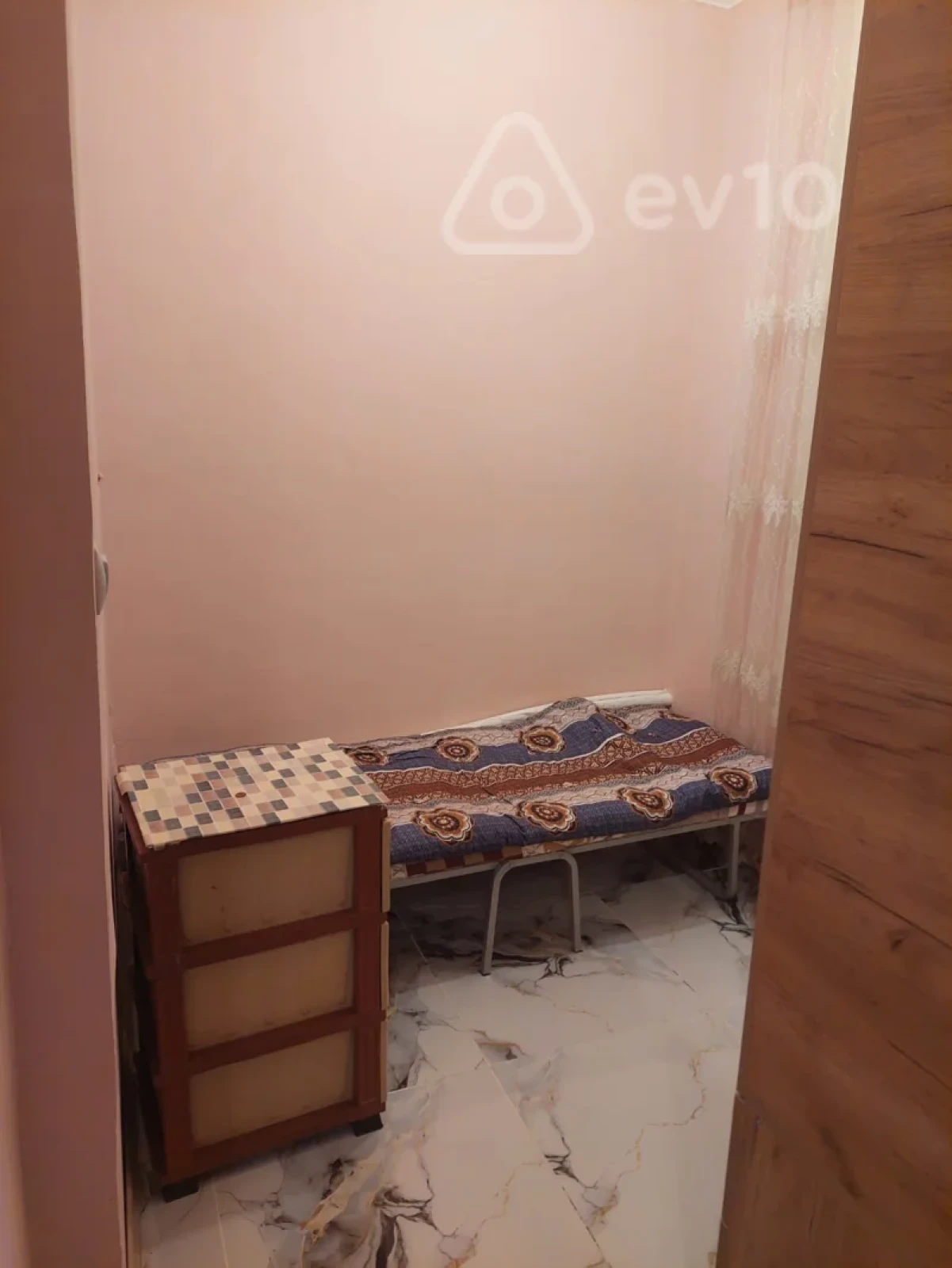 Kirayə verilir 2 otaqlı köhnə tikili 45 m²