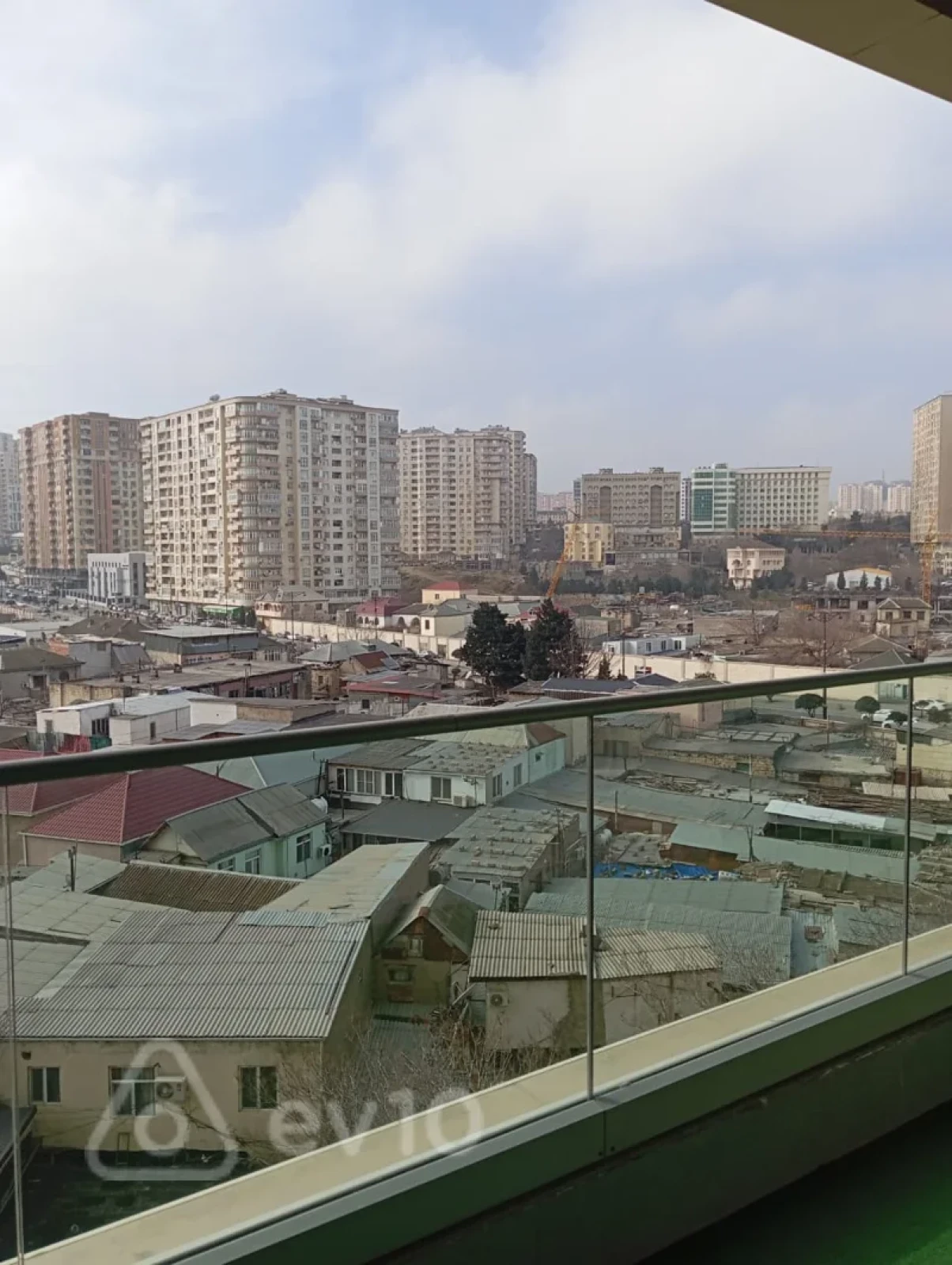 Kirayə verilir 3 otaqlı yeni tikili 150 m²