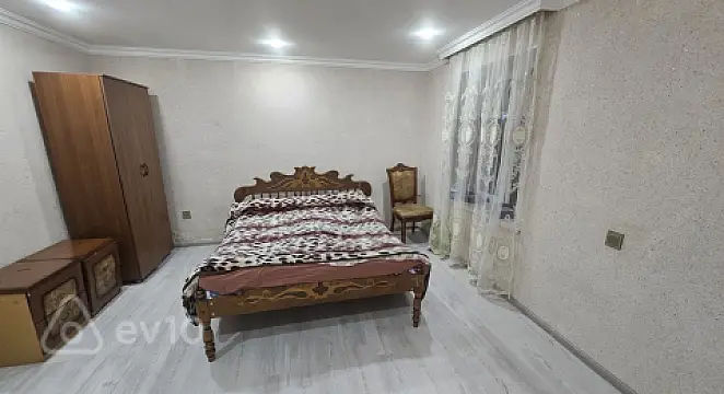 Satılır 7 otaqlı həyət evi 270 m²